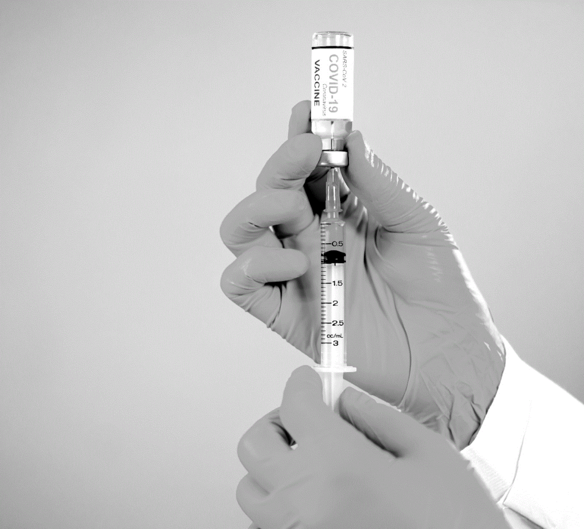 Médicos de América Latina confían en que las vacunas pondrán fin a la pandemia